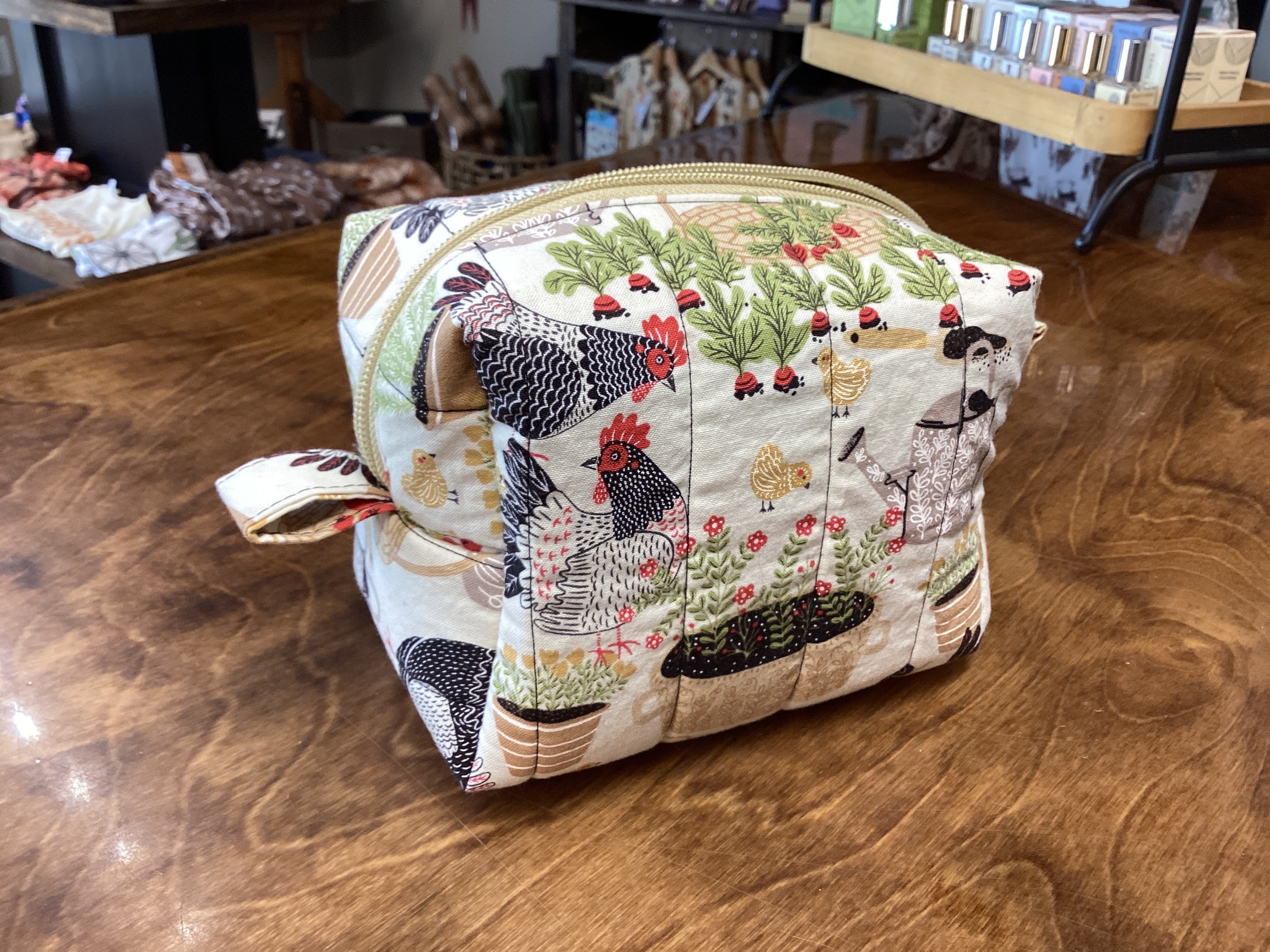 Garden Chicken Pouch White